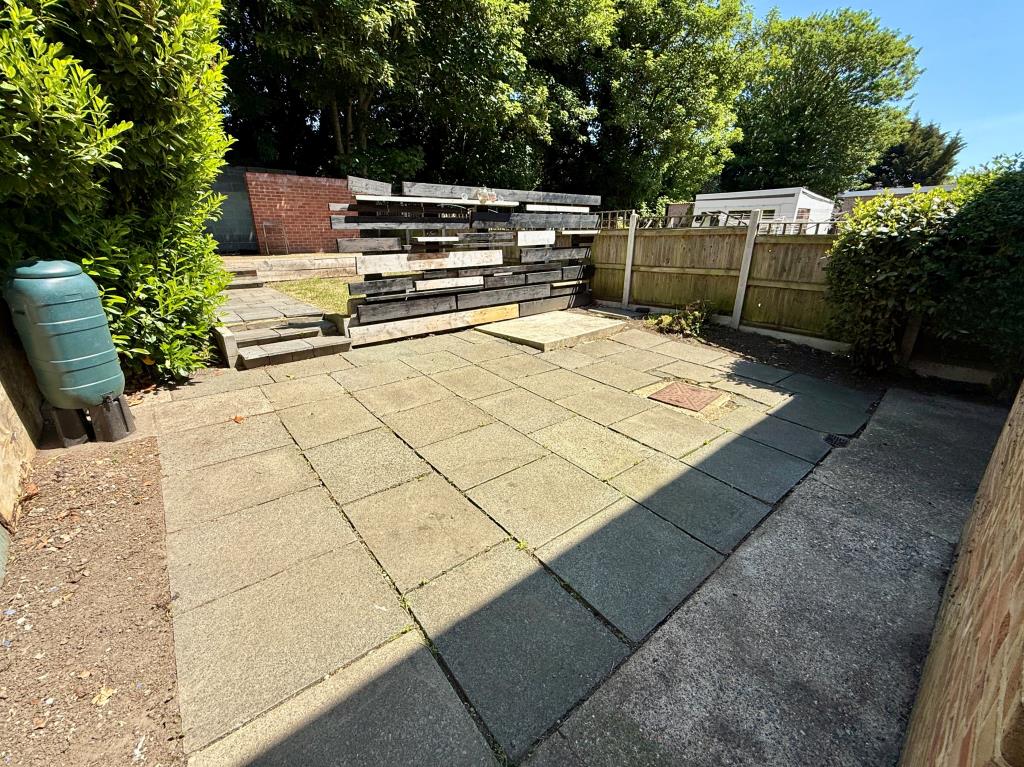 Lot: 19 - VACANT SEMI-DETACHED HOUSE - Garden to rear